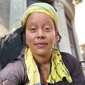 Meet your Posher, Lucienne